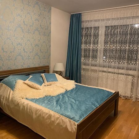 Leon'S Apartment Крефелд Екстериор снимка